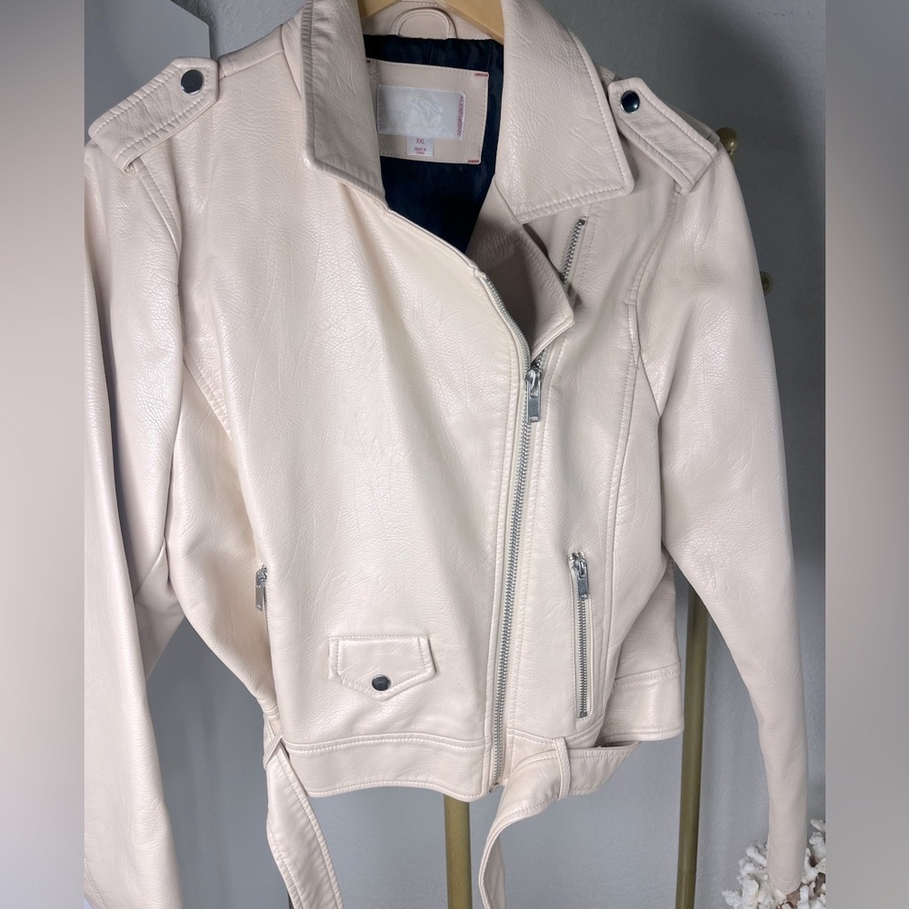 BLUSH LIGHTEST PINK VEGAN MOTORCYCLE 🏍️ JACKET - Picture 1 of 10